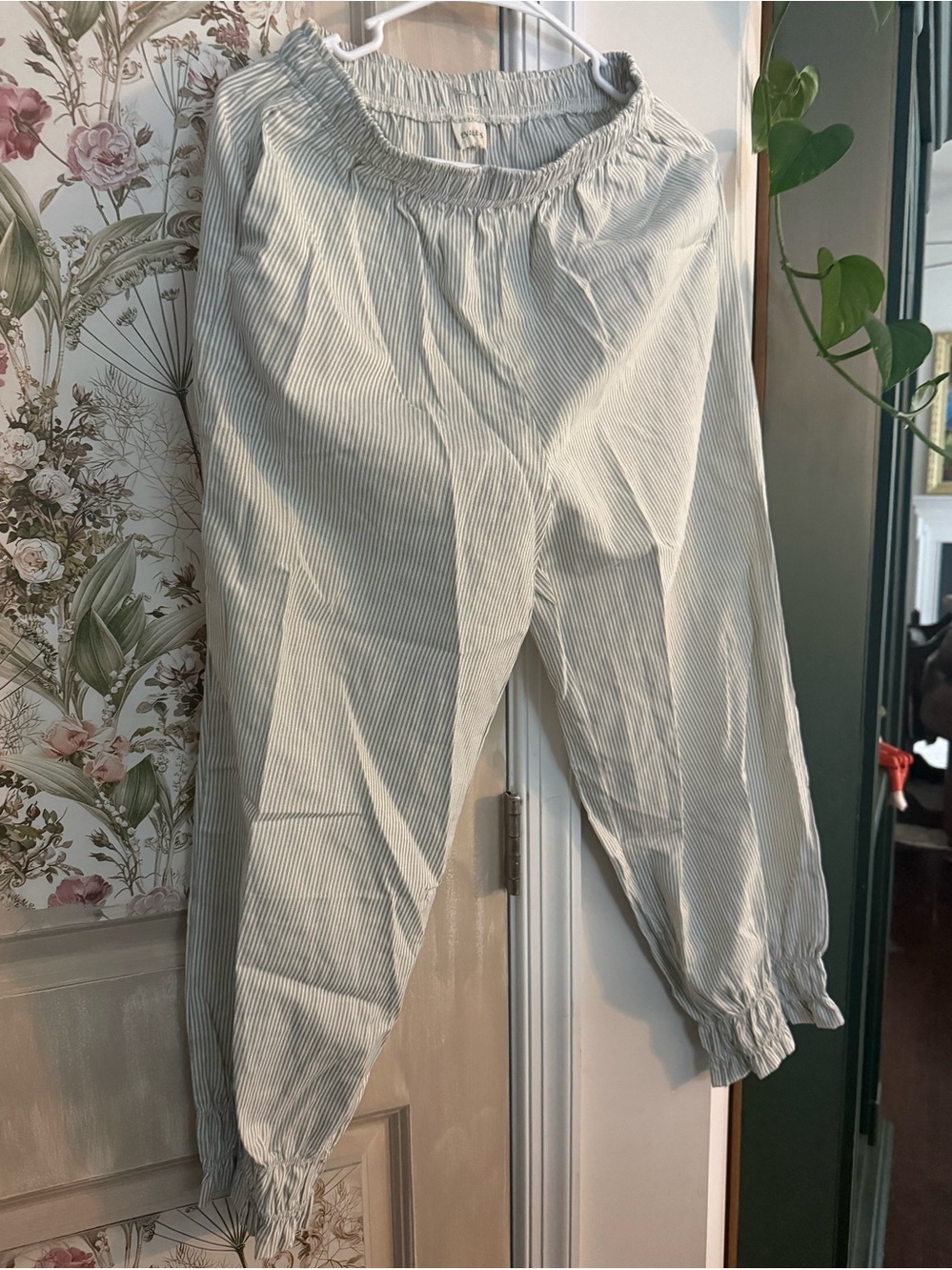 Women Elastic-Waist Striped Joggers in Light Gray